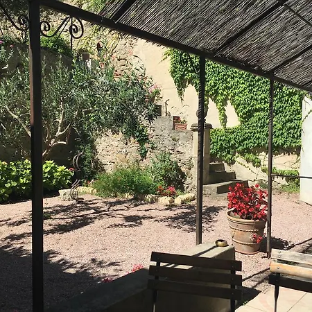 Dans Un Jardin En Ville *