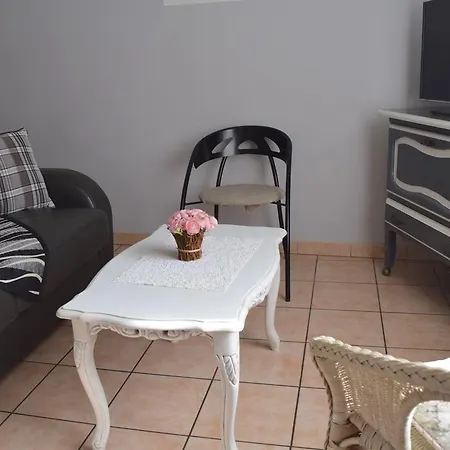 شقة Dans Un Jardin En Ville *