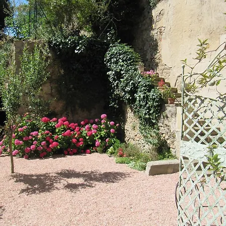 شقة Dans Un Jardin En Ville قرقشونه