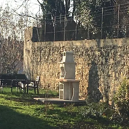 Dans Un Jardin En Ville شقة *