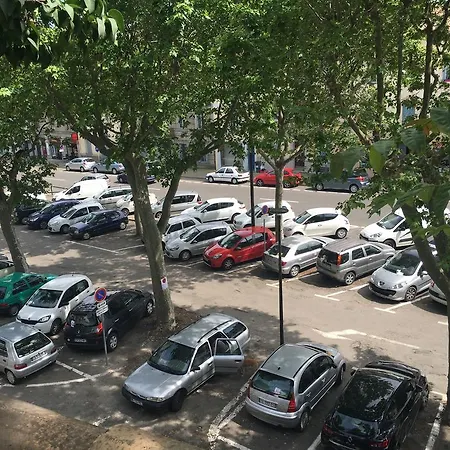 Dans Un Jardin En Ville شقة *