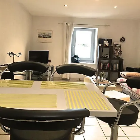 شقة Dans Un Jardin En Ville قرقشونه