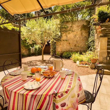 Dans Un Jardin En Ville *