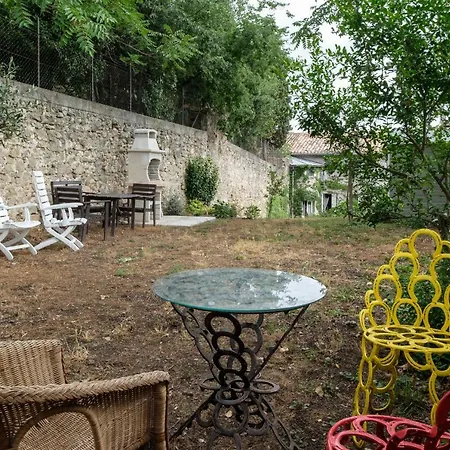 شقة Dans Un Jardin En Ville قرقشونه