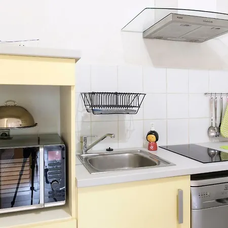 Dans Un Jardin En Ville *