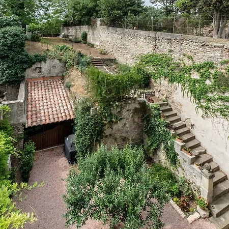 Dans Un Jardin En Ville * قرقشونه