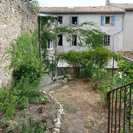 شقة Dans Un Jardin En Ville *